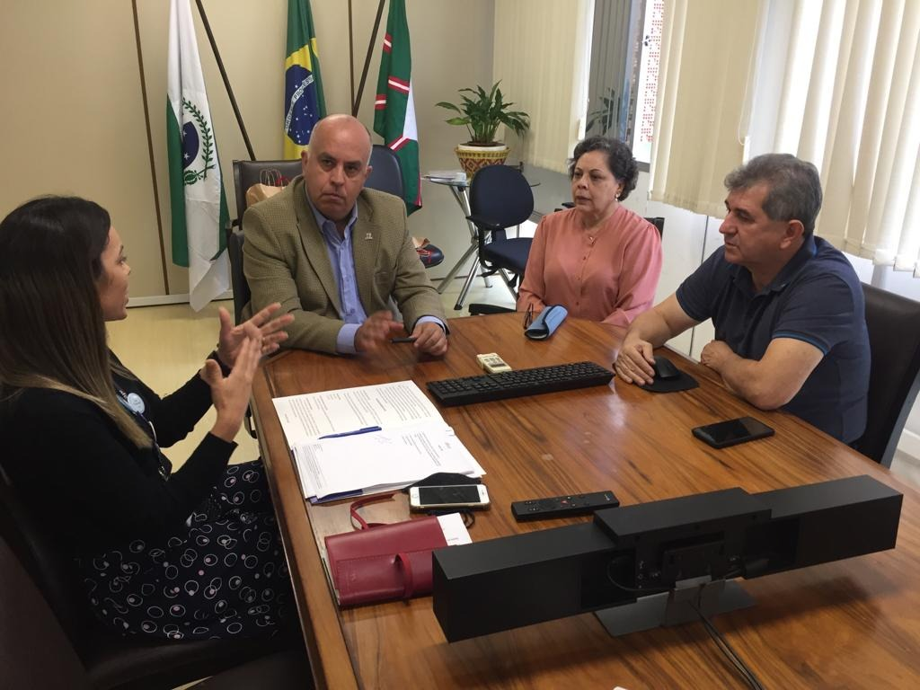 Na Secretaria de Saúde, Bazana discute ampliação na rede de atendimentos à pessoa com deficiência