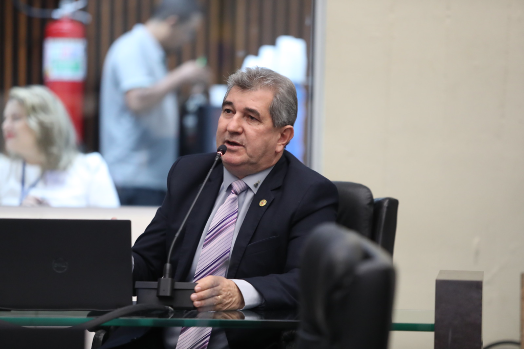 Deputado Bazana encaminha mais R$ 850 mil para escolas de Arapongas