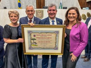 Paulo Pennacchi recebe Título de Cidadão Honorário do Paraná, através de proposta do Deputado Bazana